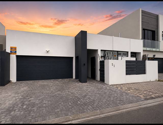 3 BEDROOM HOUSE FOR SALE IN SANDOWN